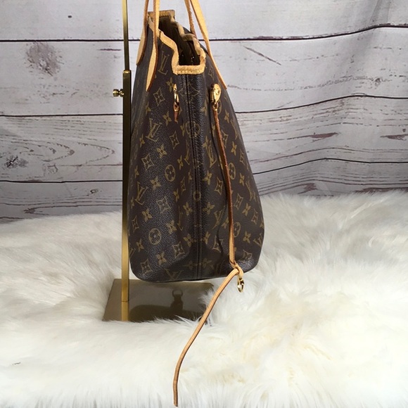 Authentic Louis Vuitton MM Neverfull Monogram - Picture 4 of 16
